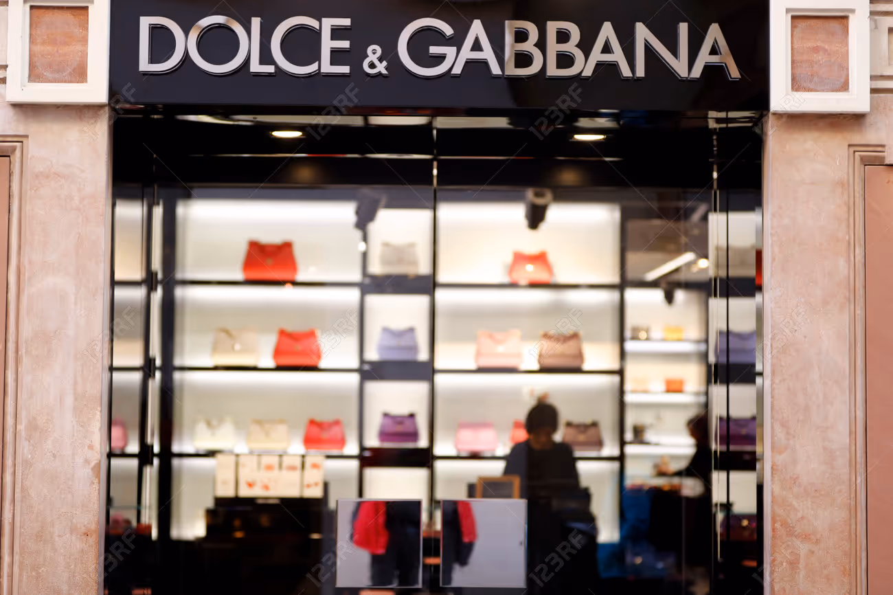 235017542-dolce-and-gabbana-boutique-window-display-verona-italy